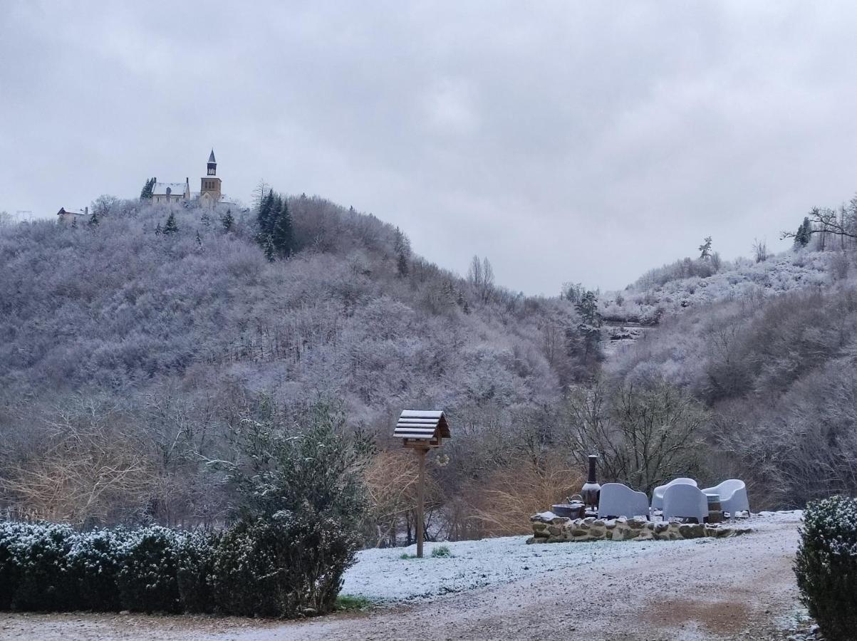 Les 5 Petits Lapins Panzió Bar Kültér fotó
