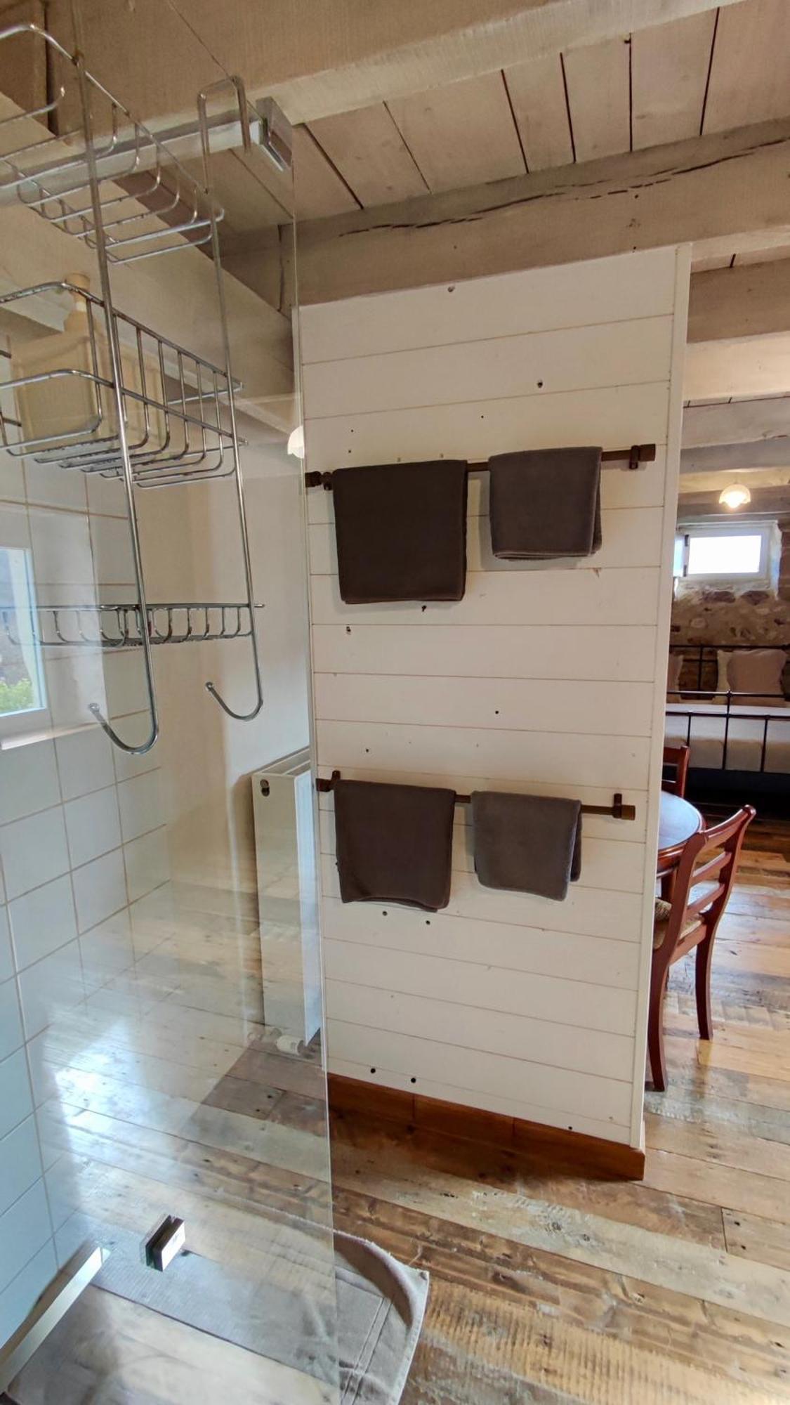 Les 5 Petits Lapins Panzió Bar Kültér fotó
